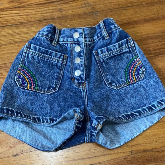 Hundred Pieces Shorts - Picture 4 of 7